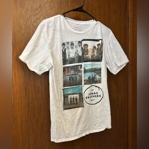Jonas Brothers The Tour t-shirt, Size Medium